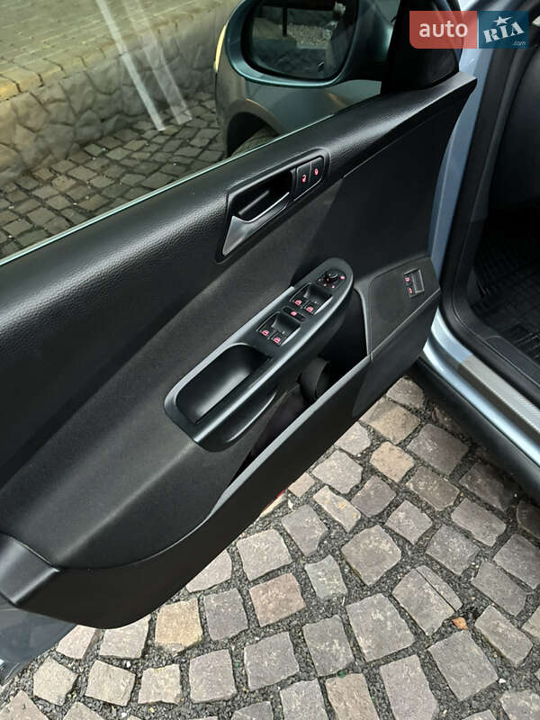 Седан Volkswagen Passat 2010 в Иршаве