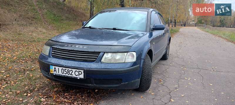 Седан Volkswagen Passat 1998 в  фото Седан Volkswagen Passat 1998 в