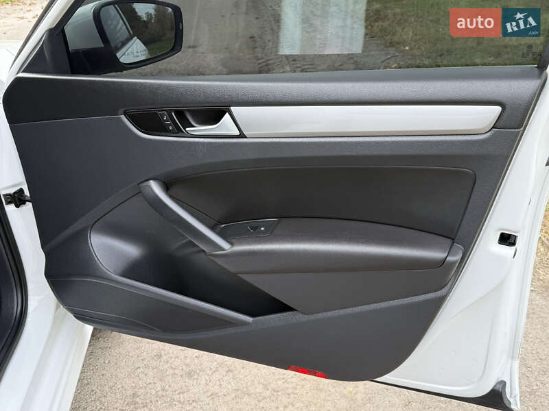 Седан Volkswagen Passat 2015 в Дубні фото 29 Седан Volkswagen Passat 2015 в Дубні