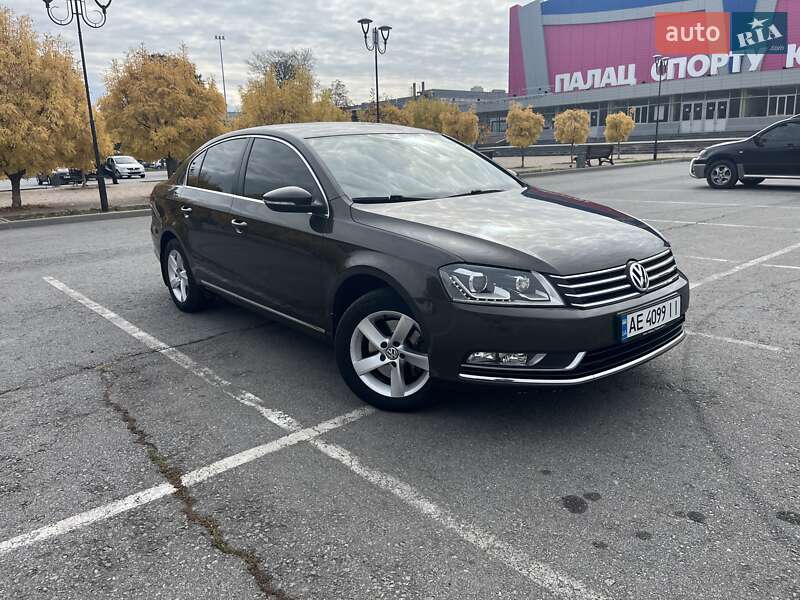 Седан Volkswagen Passat 2011 в Запорожье