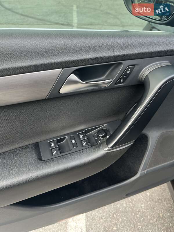 Седан Volkswagen Passat 2011 в Запорожье