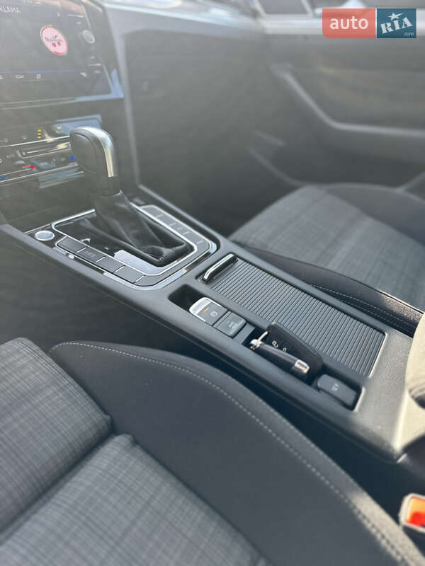 Универсал Volkswagen Passat 2020 в Луцке фото 15 Универсал Volkswagen Passat 2020 в Луцке