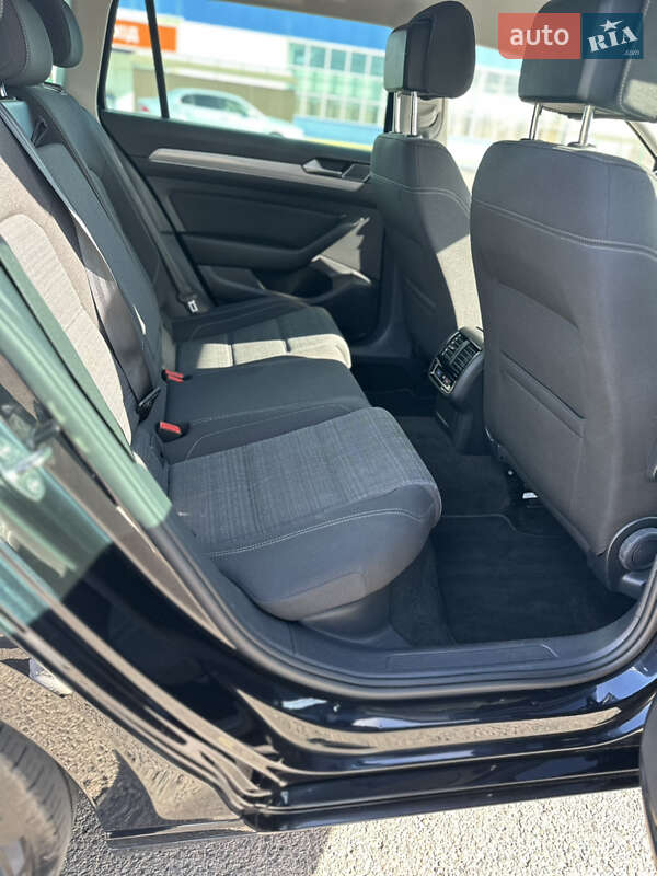 Универсал Volkswagen Passat 2020 в Луцке фото 22 Универсал Volkswagen Passat 2020 в Луцке