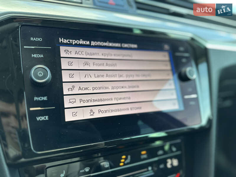 Универсал Volkswagen Passat 2020 в Луцке фото 32 Универсал Volkswagen Passat 2020 в Луцке