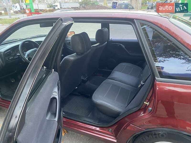 Седан Volkswagen Passat 1994 в Днепре фото 15 Седан Volkswagen Passat 1994 в Днепре