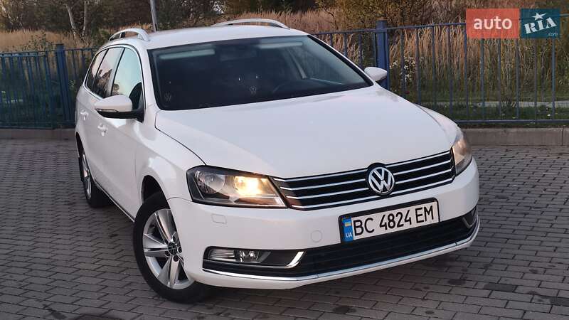 Універсал Volkswagen Passat 2012 в Дрогобичі
