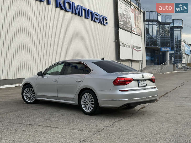 Седан Volkswagen Passat 2015 в Чернівцях