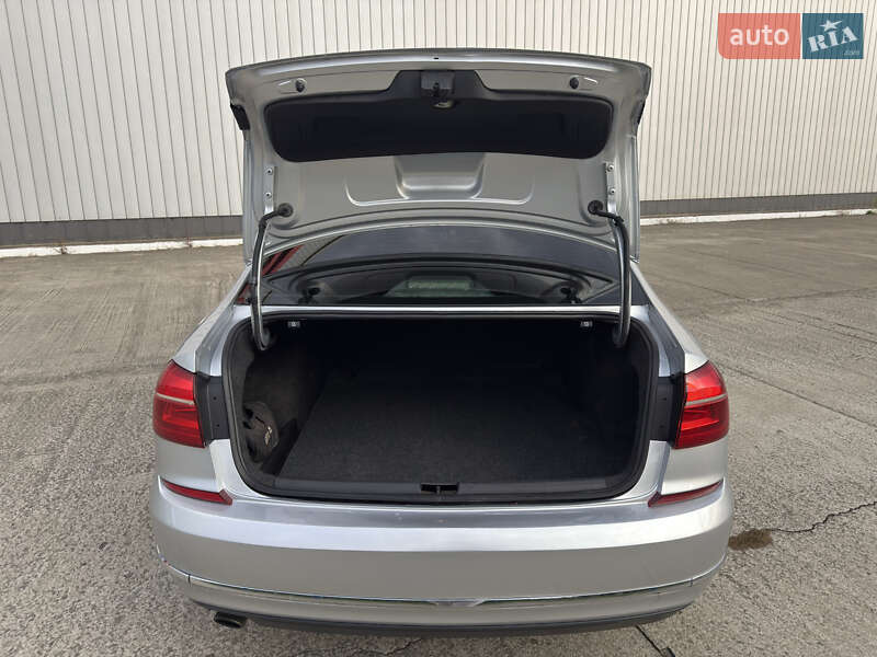 Седан Volkswagen Passat 2015 в Чернівцях