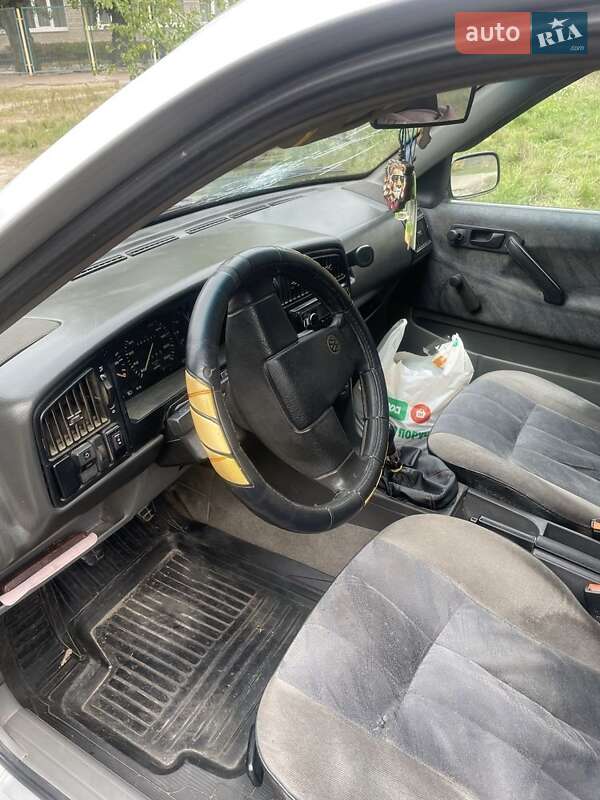 Седан Volkswagen Passat 1989 в Киеве фото Седан Volkswagen Passat 1989 в Киеве