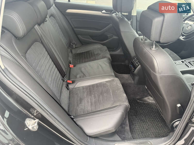 Универсал Volkswagen Passat 2018 в Киеве фото 35 Универсал Volkswagen Passat 2018 в Киеве