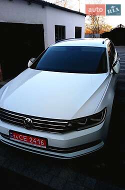 Універсал Volkswagen Passat 2017 в Львові