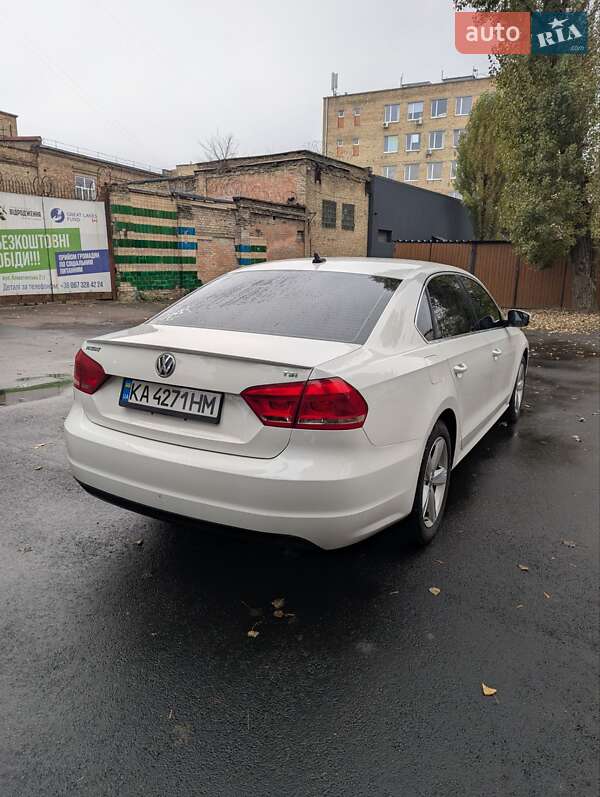 Седан Volkswagen Passat 2015 в Києві