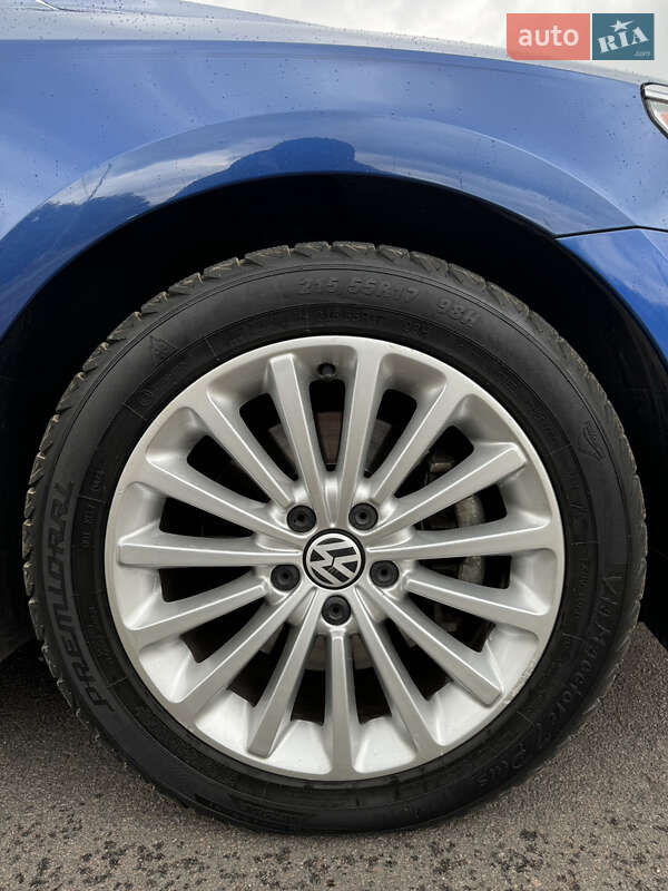 Седан Volkswagen Passat 2017 в Ровно