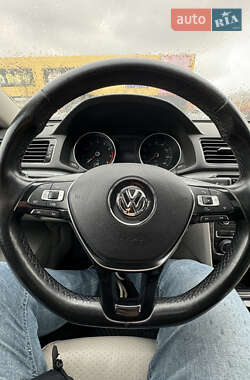 Седан Volkswagen Passat 2017 в 
