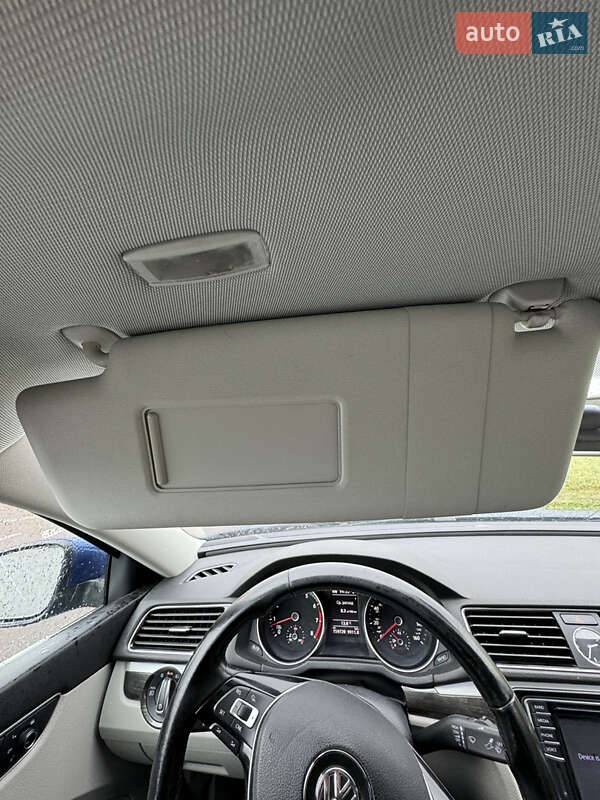 Седан Volkswagen Passat 2017 в Ровно