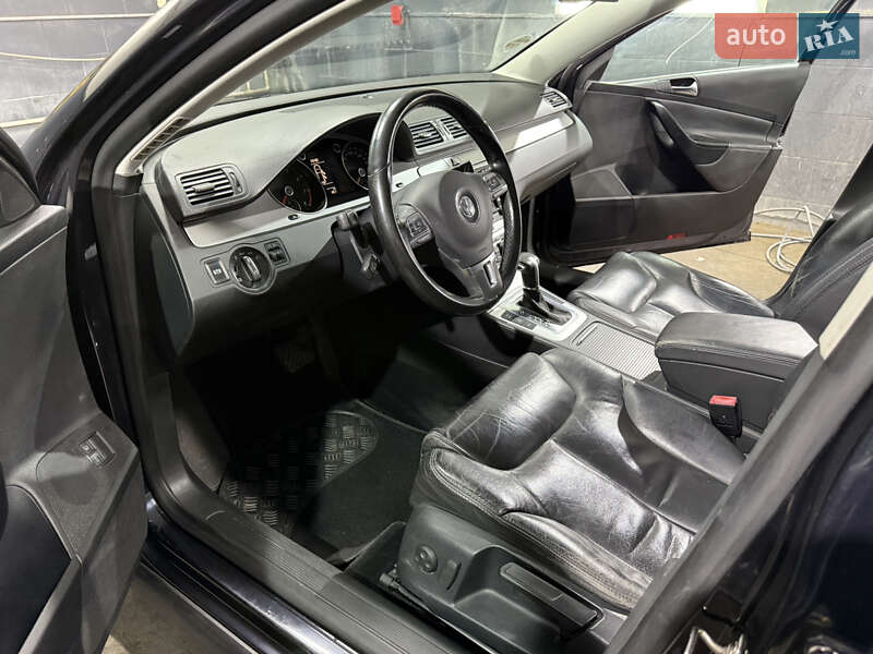 Універсал Volkswagen Passat 2010 в Нововолинську