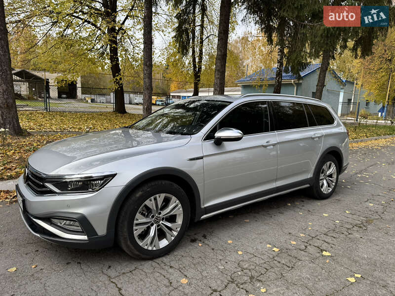Универсал Volkswagen Passat 2020 в Корце