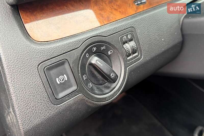 Седан Volkswagen Passat 2006 в Києві