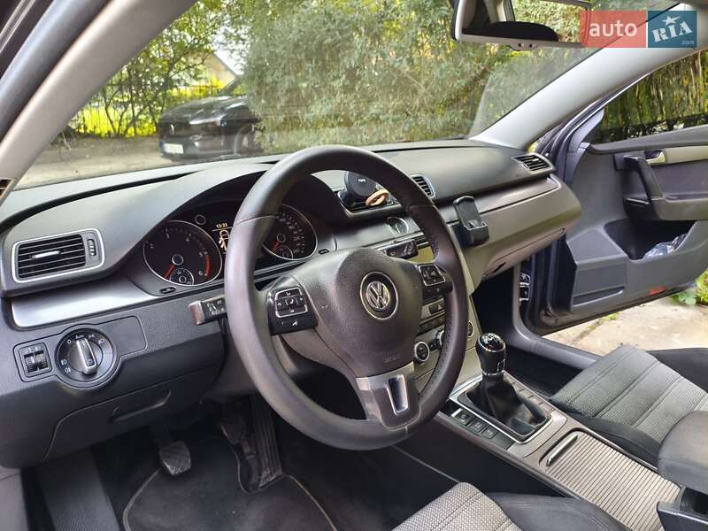 Універсал Volkswagen Passat 2012 в Львові фото 18 Універсал Volkswagen Passat 2012 в Львові