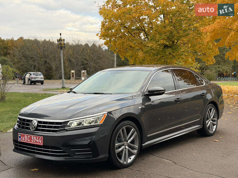 Седан Volkswagen Passat 2017 в Ровно