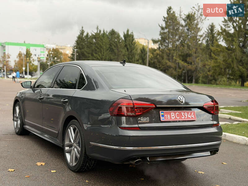 Седан Volkswagen Passat 2017 в Ровно