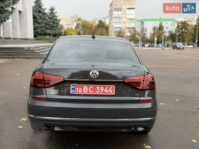 Седан Volkswagen Passat 2017 в Ровно