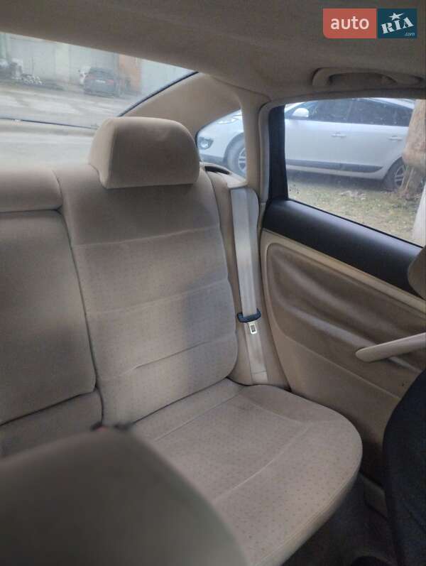 Седан Volkswagen Passat 1998 в Львове