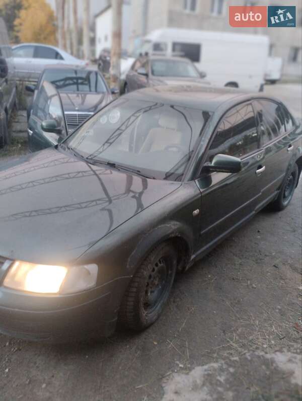 Седан Volkswagen Passat 1998 в Львове