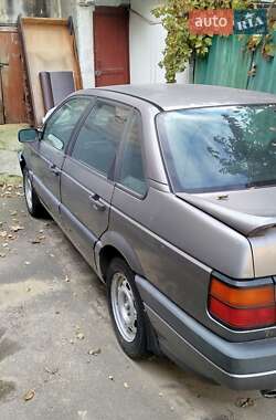 Седан Volkswagen Passat 1993 в Одессе