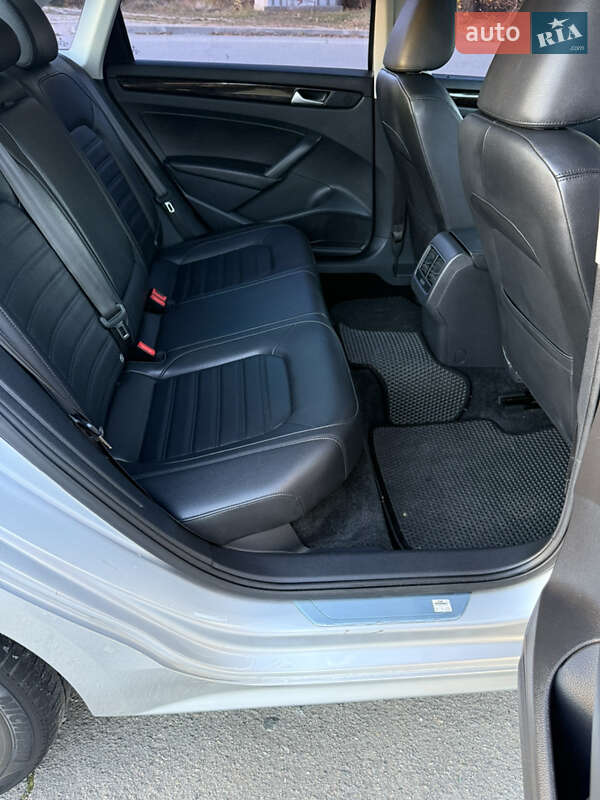 Седан Volkswagen Passat 2015 в Дніпрі фото 22 Седан Volkswagen Passat 2015 в Дніпрі