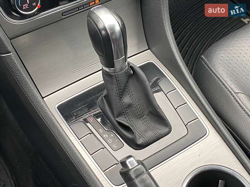 Седан Volkswagen Passat 2014 в Киеве