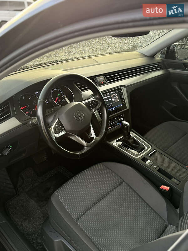 Універсал Volkswagen Passat 2021 в Львові