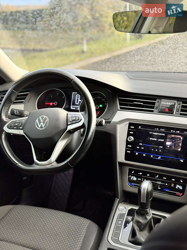 Універсал Volkswagen Passat 2021 в Львові