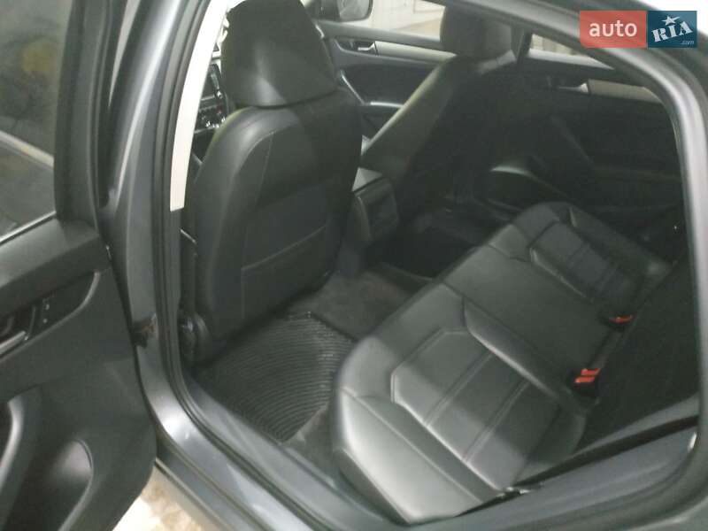 Седан Volkswagen Passat 2015 в Харькове
