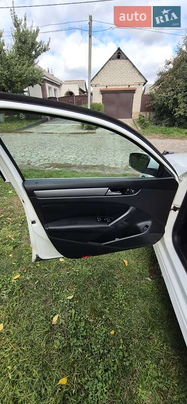 Седан Volkswagen Passat 2013 в Павлыше фото 11 Седан Volkswagen Passat 2013 в Павлыше