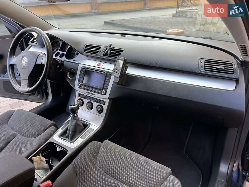 Універсал Volkswagen Passat 2008 в Коломиї