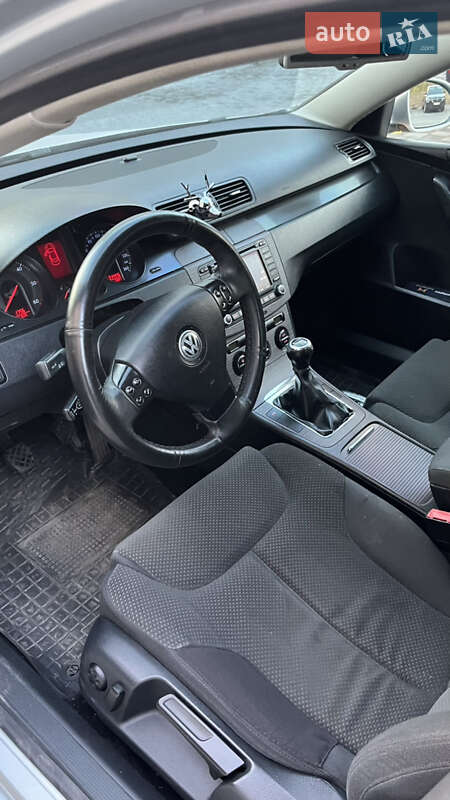 Седан Volkswagen Passat 2005 в Кам'янець-Подільському