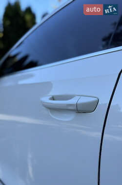 Седан Volkswagen Passat 2012 в 