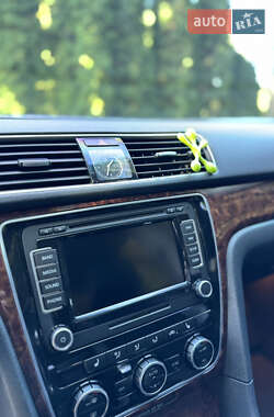 Седан Volkswagen Passat 2012 в 