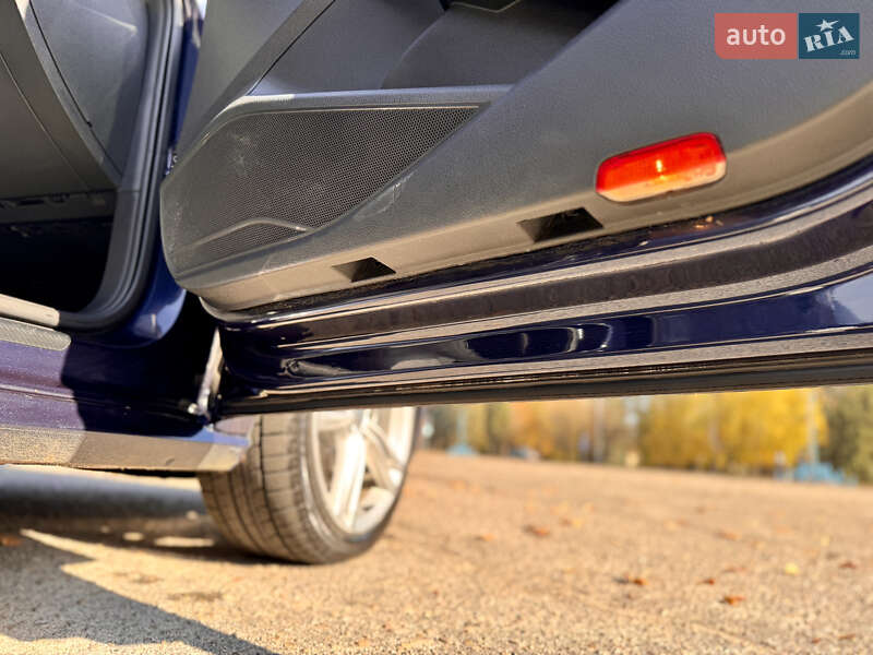 Седан Volkswagen Passat 2014 в Лозовой