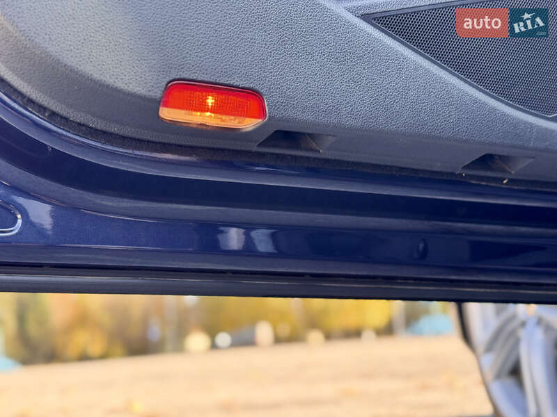 Седан Volkswagen Passat 2014 в Лозовой