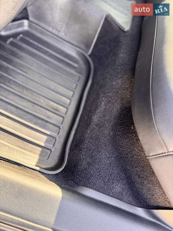 Седан Volkswagen Passat 2014 в Лозовой