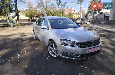 Седан Volkswagen Passat 2011 в Калуші