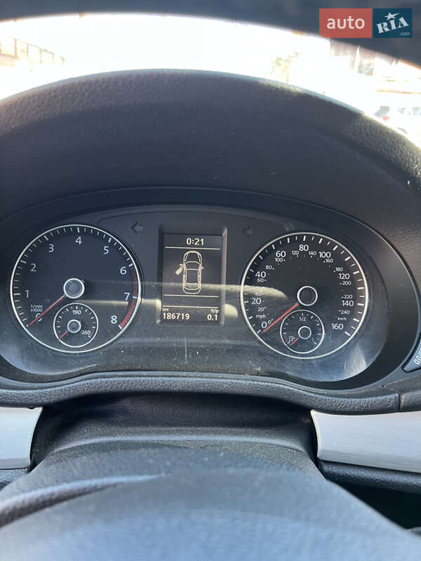 Седан Volkswagen Passat 2012 в Чернигове