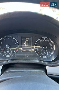Седан Volkswagen Passat 2012 в 