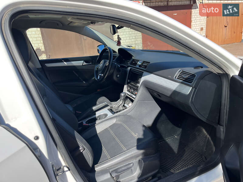 Седан Volkswagen Passat 2012 в Чернигове