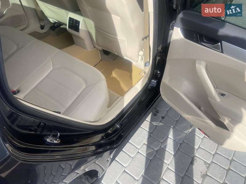 Седан Volkswagen Passat 2013 в Бобрке