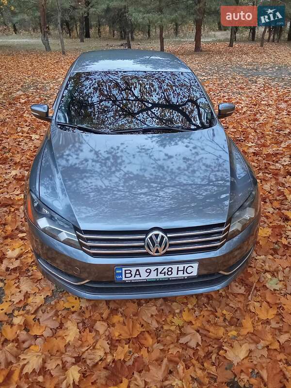 Седан Volkswagen Passat 2015 в Кропивницком
