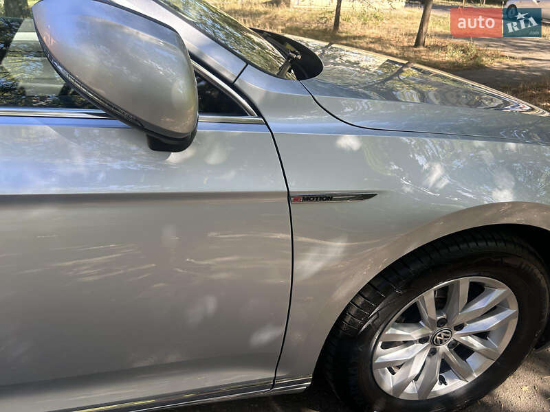 Универсал Volkswagen Passat 2017 в Николаеве