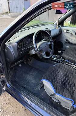 Универсал Volkswagen Passat 1994 в  фото 6 Универсал Volkswagen Passat 1994 в